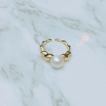 Gold Twisted Pearl Ring