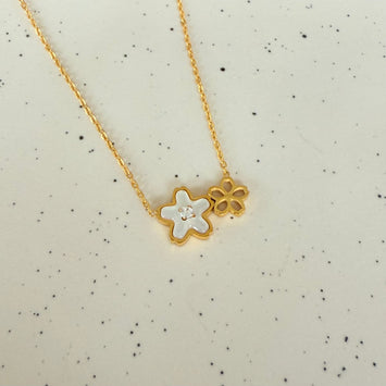 Shell flower necklace