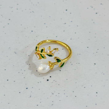Pearl flower ring