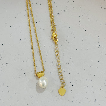 Hanging pearl necklace