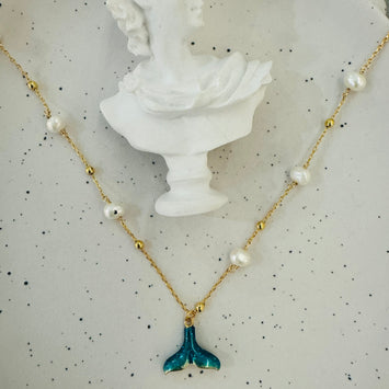Pearl tail necklace
