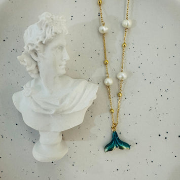 Pearl tail necklace