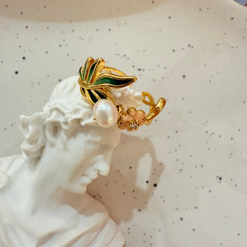 Flower pearl ring