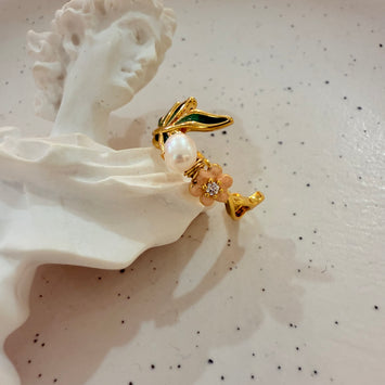 Flower pearl ring