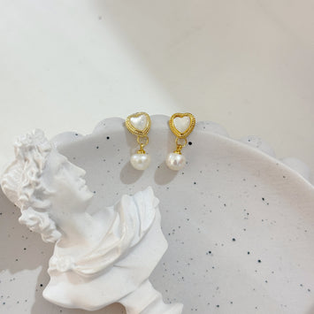 Shell heart with hanging pearl earrings