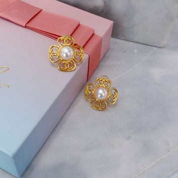 Golden flower earrings