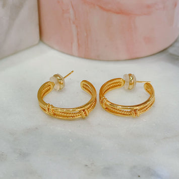 Simple loop earrings
