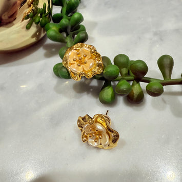 Shell flower earrings