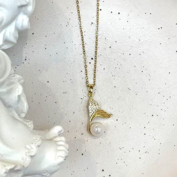 Hanging tail necklace