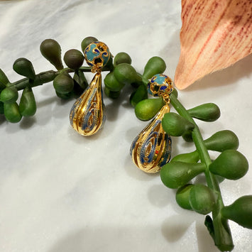 Hanging designed drop earrings