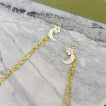 Shell moon earrings