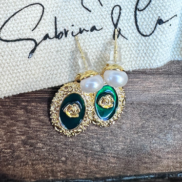 Pearl with hanging flower earring