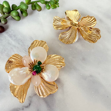 Pearl flower brooch