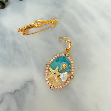 Hanging sea brooch