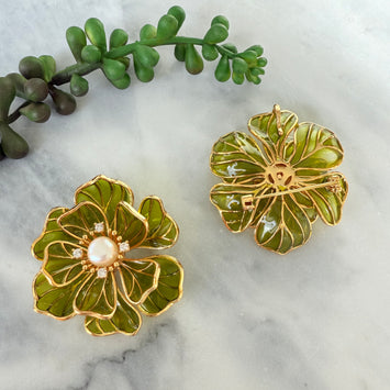 Green flower brooch