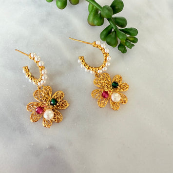 Hanging flower brooch