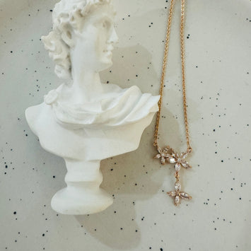 Hanging flower necklace