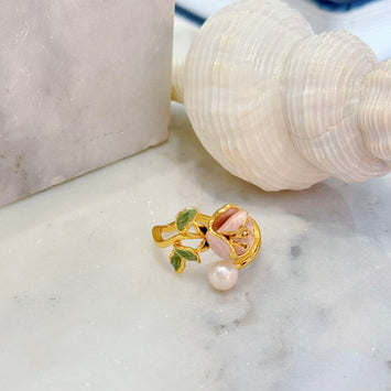Rose pearl ring