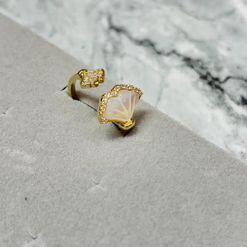 Diamond and shell ring