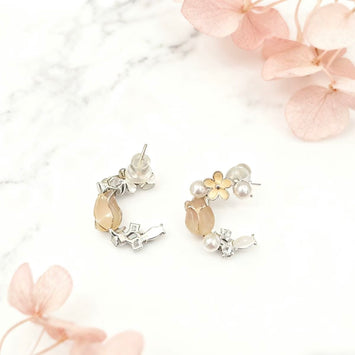 Flower pearl earrings