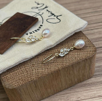 Crystal leaf with hanging pearl earrings