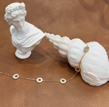 Shell round shaped bracelet