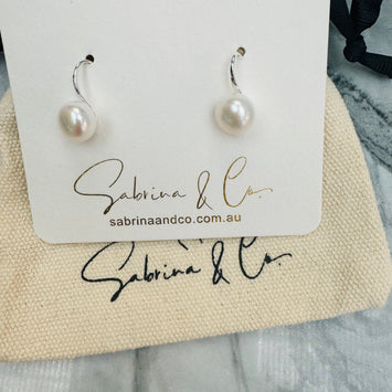 Classic pearl earrings