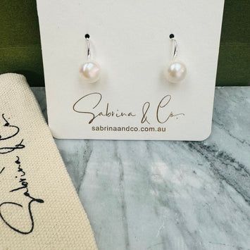 Classic pearl earrings