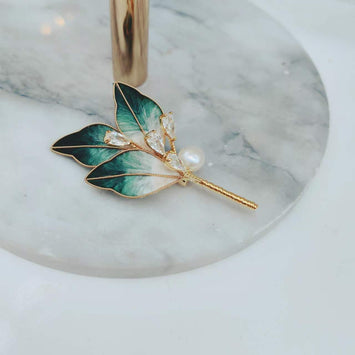 Green Leaf Pearl Brooch