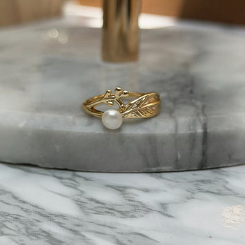Leaf & Pearl Ring