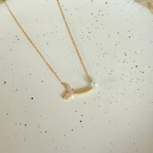 Tail necklace