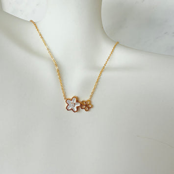 Shell flower necklace