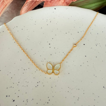 Classic shell butterfly necklace