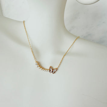 Small shell butterfly necklace