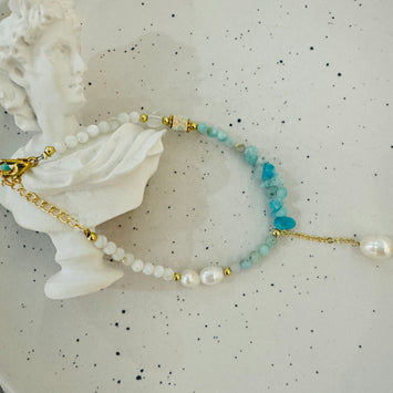 Aquamarine with hanging pearl bracelet