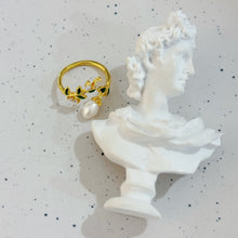 Pearl flower ring