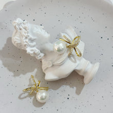 Bow earrings