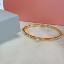 Pearl bangle