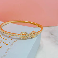 Infinity bangle