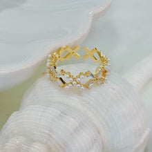 Pearl cross ring