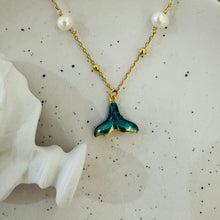 Pearl tail necklace