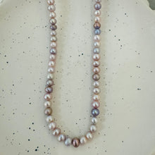 Classic pink pearl necklace