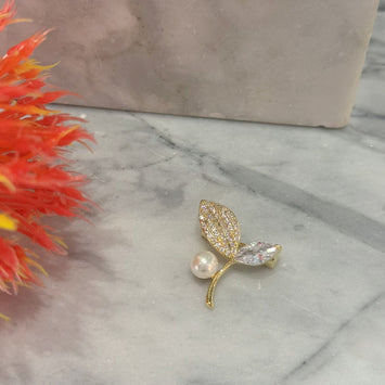 Leaf brooch