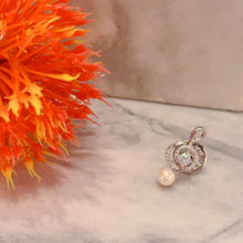 Music brooch