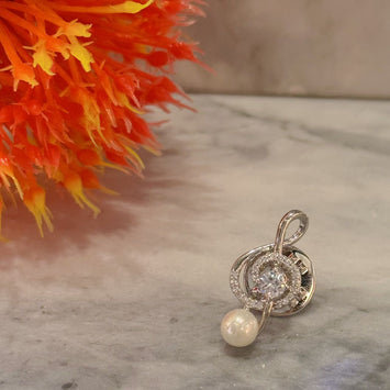 Music brooch