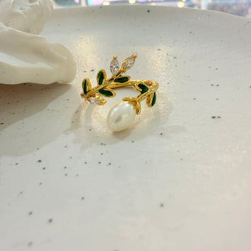 Leaf pearl ring