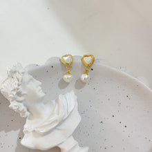 Shell heart with hanging pearl earrings