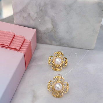 Golden flower earrings