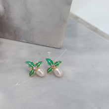 Three leaf pearl earrings