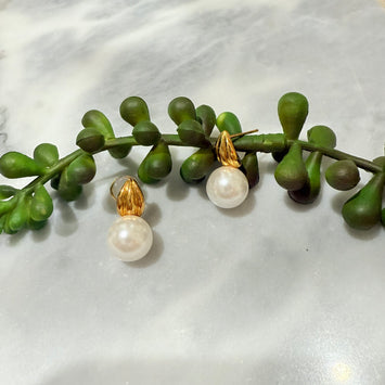 Pearl drop earrings